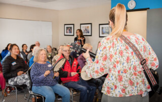 Centros de cuidado diurno para adultos con demencia