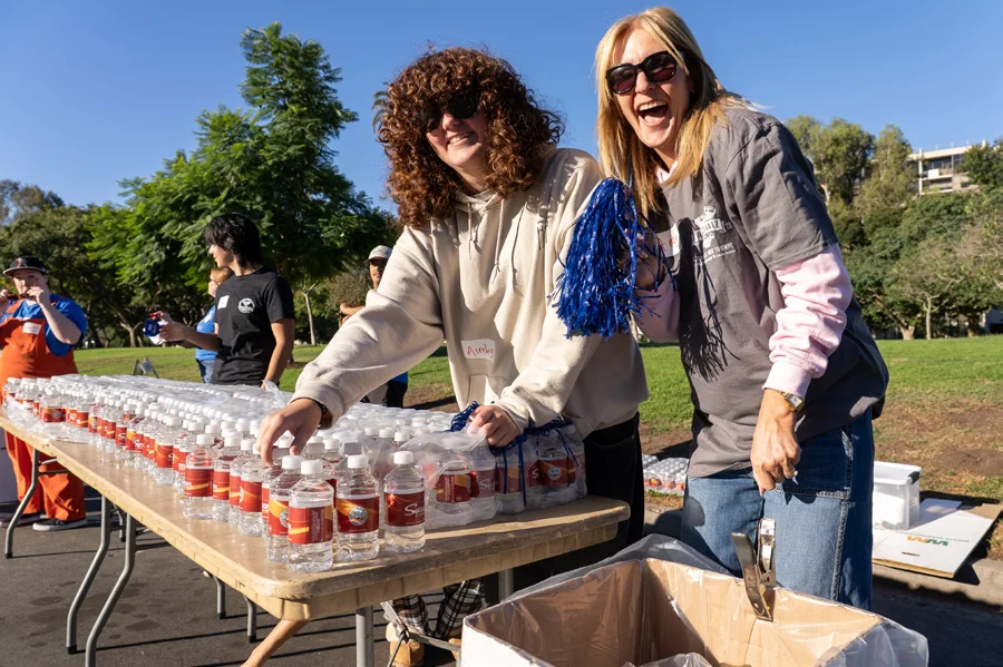 alzsd-annual-report-2025-walk-2 Alzheimer's San Diego volunteers